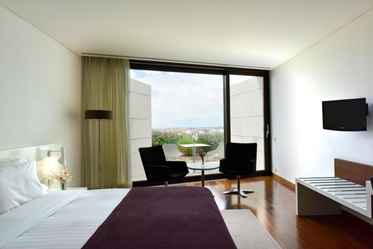 Pousada Palacio De Estoi - Small Luxury Hotels Of The World Exterior photo A room at the hotel