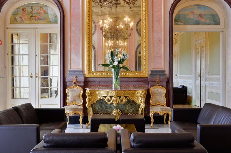 Pousada Palacio De Estoi - Small Luxury Hotels Of The World Exterior photo The interior of the hotel