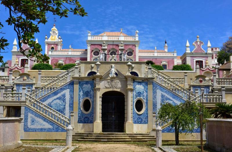 Pousada Palacio De Estoi - Small Luxury Hotels Of The World Exterior photo The entrance to the palace