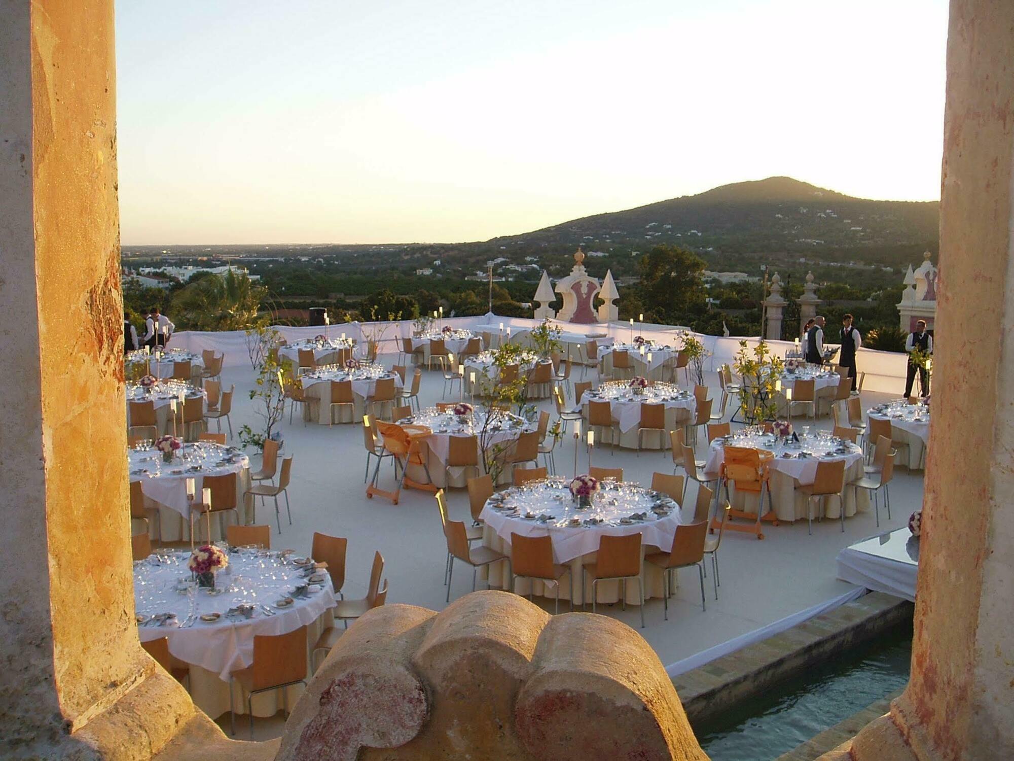 Pousada Palacio De Estoi - Small Luxury Hotels Of The World Exterior photo Wedding reception at the La Cueva de los Verdes
